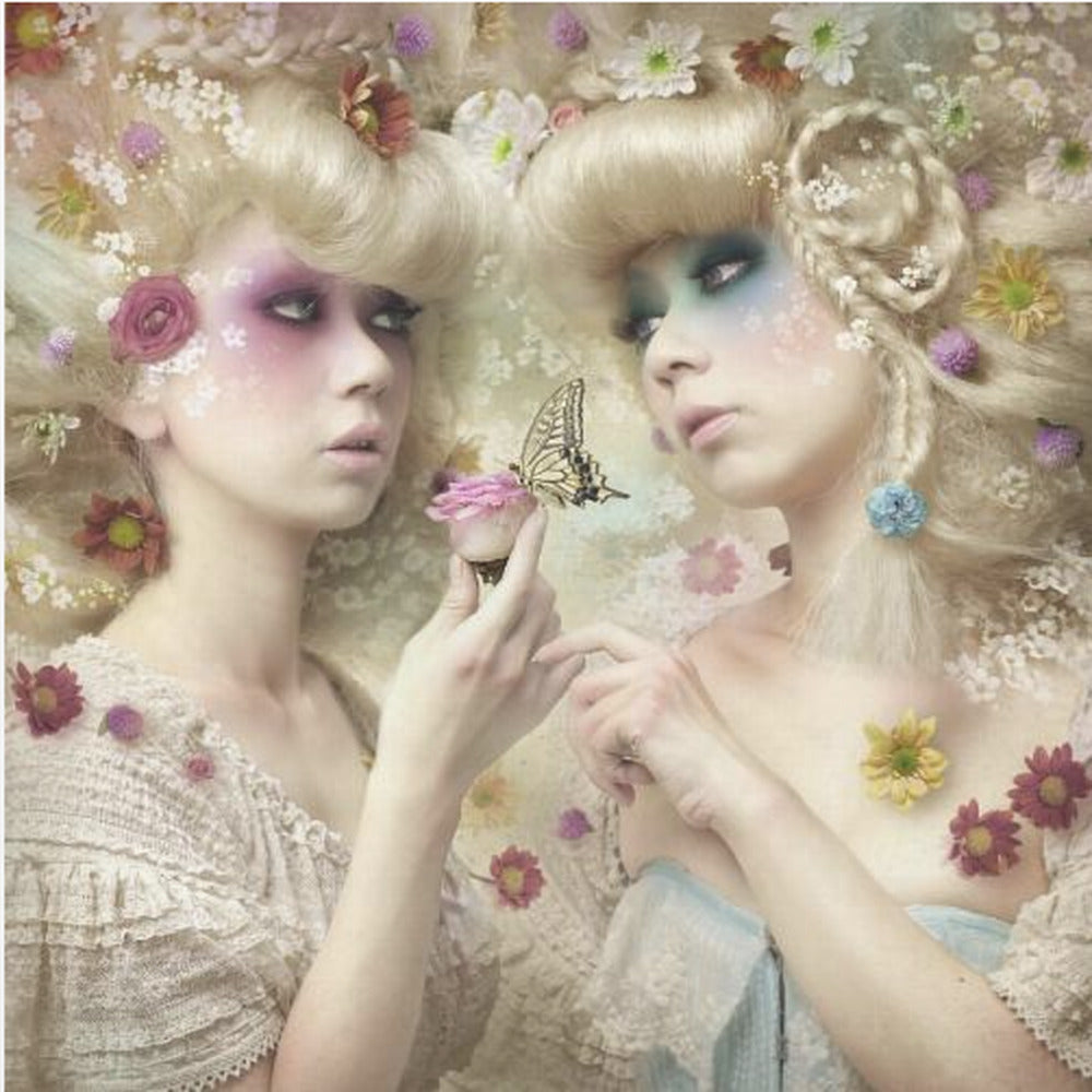 Girl of the flower garden | Canvas