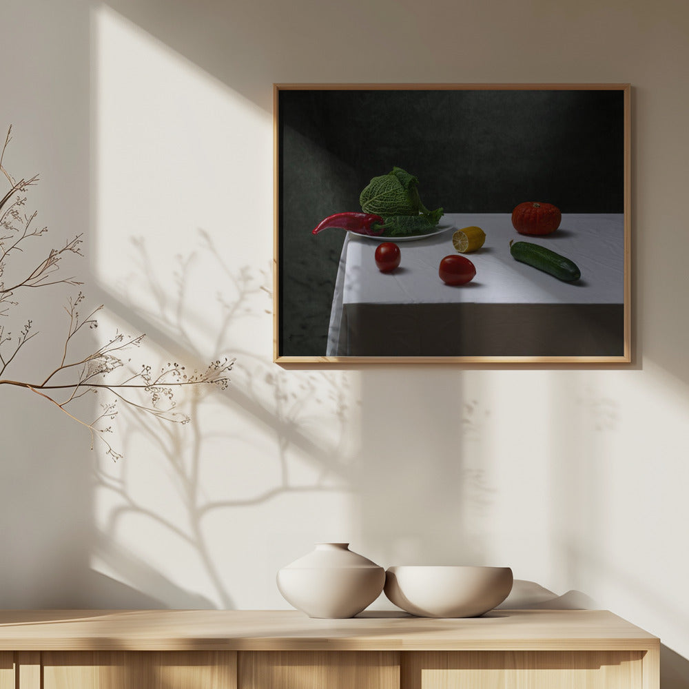 Stilleben med savoykål, tomater, gurka, röd paprika, citron och pumpa | Poster