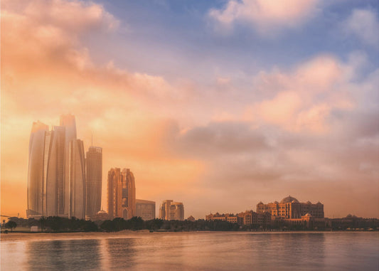 Etihad Towers & Emirates Palace, Abu Dhabi, UAE | Lærredsbilleder