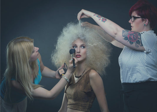 Glamour on kovaa työtä | Canvastaulut